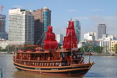 Tour Du Thuyền Indochina Junk Dùng Bữa Tối Trên Sông Sài Gòn